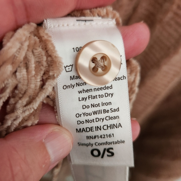 LuLaRoe One Size Chenille Button Front Shawl Tan Fringe Tassel Wrap Poncho - Picture 3 of 9